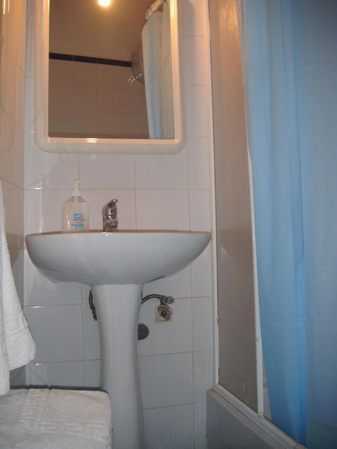Puerta Del Sol Rooms Madrid Room photo